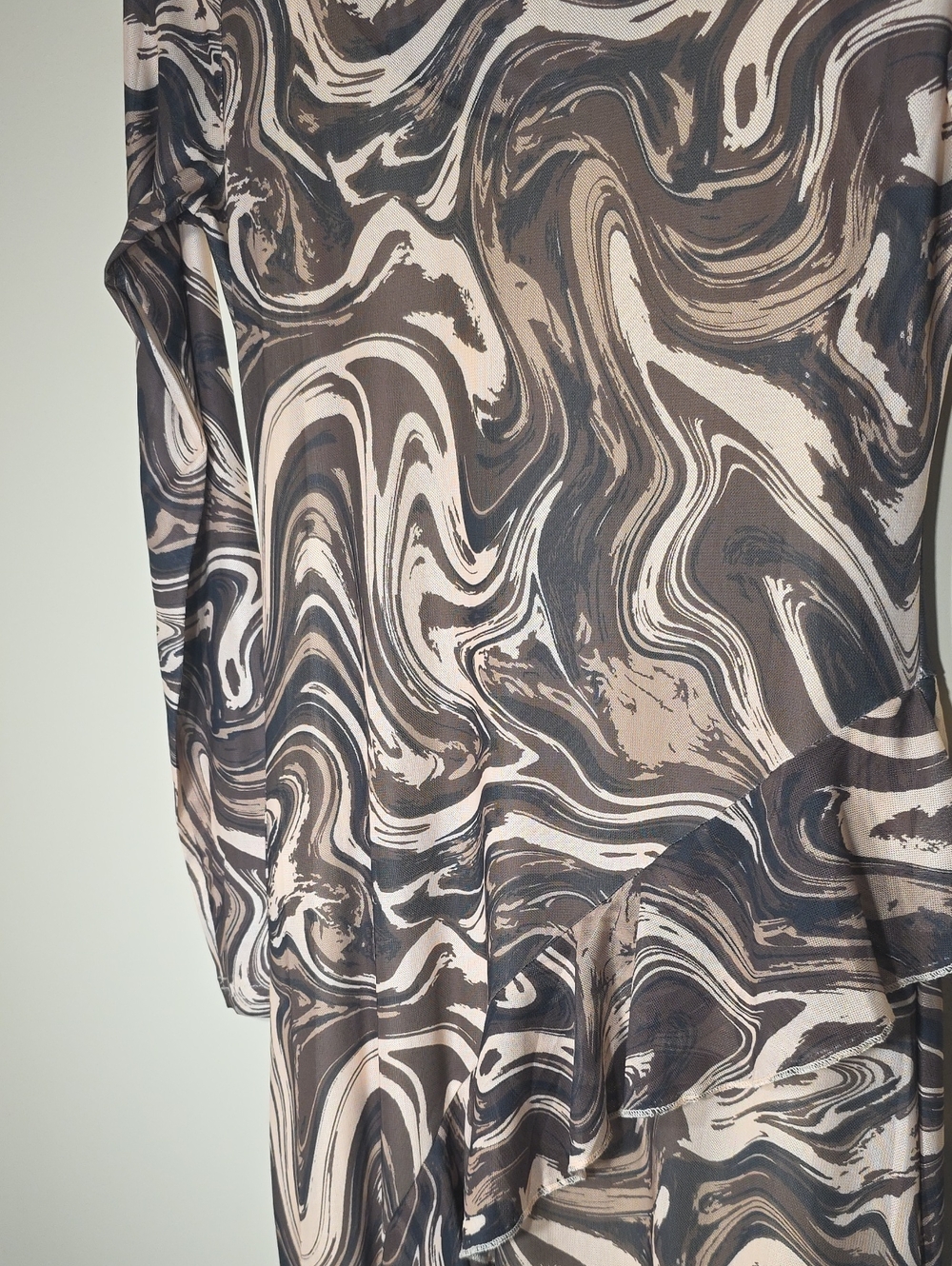 Easel Los Angeles NWT Brown Swirl Mesh Long Sleeve Ruffle Maxi Dress - Picture 6 of 6